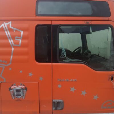 Кабина XXL МАН ТГА оранжевая 18.410  2004 года